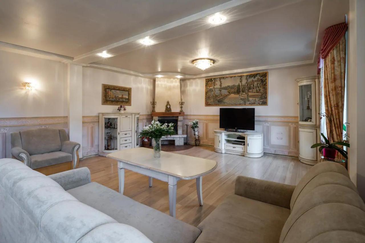 Room In A Private House 5 Min From Airport Riga Buitenkant foto